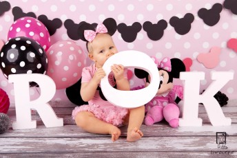 Sesja urodzinowa Cake Smash Julii